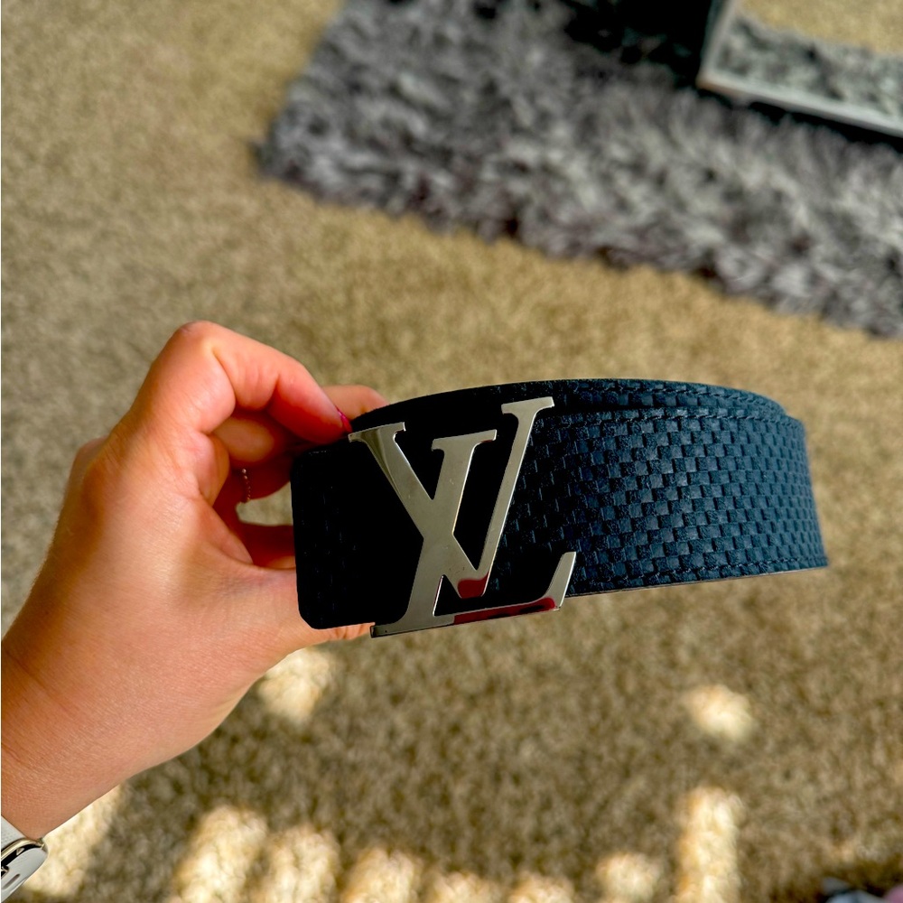 Louis Vuitton 

2014 Initiales 40MM Waist Belt
Size: L used excellent condition